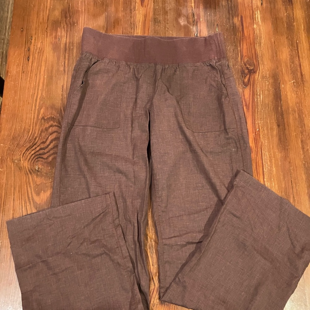 Prana trousers with elastic waist band. Burgundy.